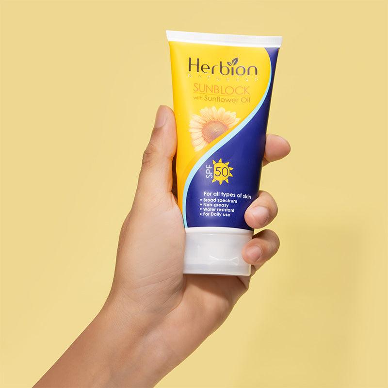 Natural Sun Block - SPF 50 - Free From White Cast 100ml